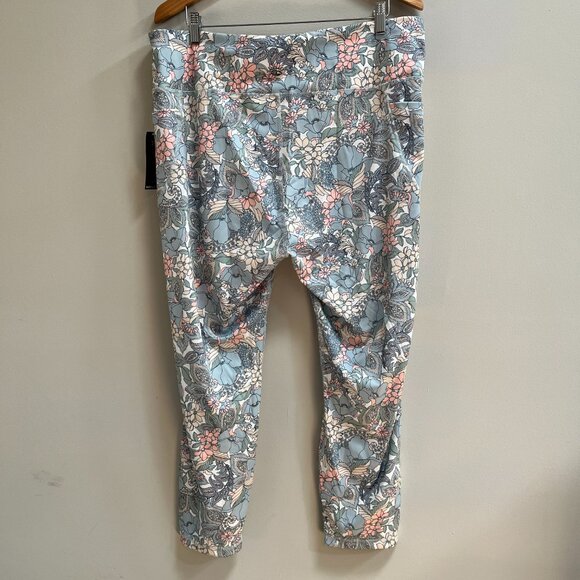 Tahari Sport Women Paisley Printed Workout Athleisure Pockets Capri Pants New 3X - Picture 5 of 6